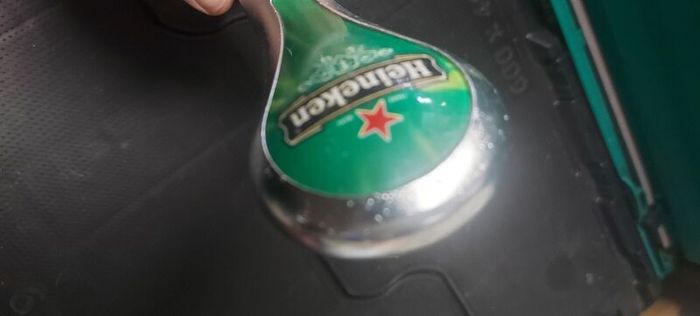 heineken long handle new old stock,,great advertising, see pictures for condition,good condition,,price includes post to anywhere in Ireland thank you,if buyer collects cheaper,its just handle,.used condition,few scratches marks see pictures, overall nice