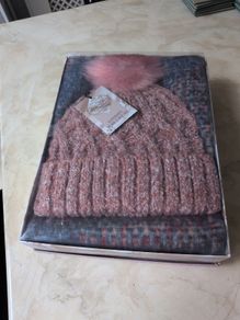 The Inspirational  Gift Company Supersoft  Hat & Scarf Set.  B.N.W.T.