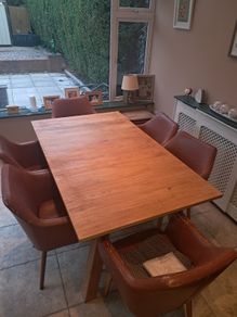 Dining room Table