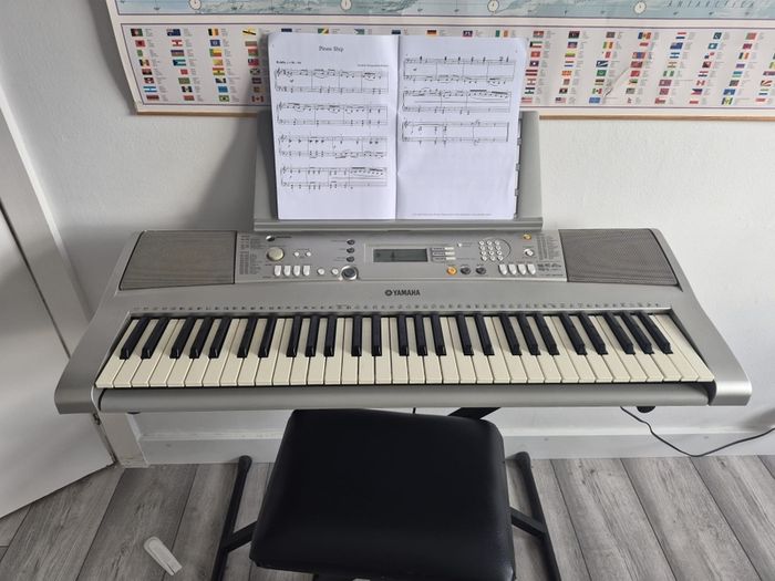 Yamaha Keyboard 61 Keys