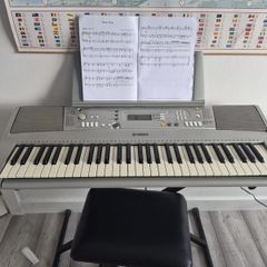 Yamaha Keyboard 61 Keys
