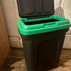Pet Food Container