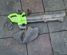 Leaf blower & vacuum electric corded