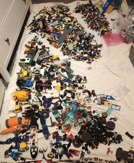 LEGO Collection (2011-2018) Mixed Figures & Bricks, Blue Ninjago NRG Zane figure with his spinner.