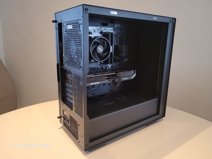 Ryzen 5 5600 | RX 9060 XT 8Gb | 16Gb DDR4 3200 | 1Tb NVMe | 650W Gold Modular PSU | Premium Components | Like New