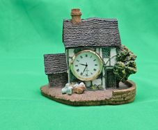 Vintage Cottage House JAPAN MOVT Quartz Clock Ornament