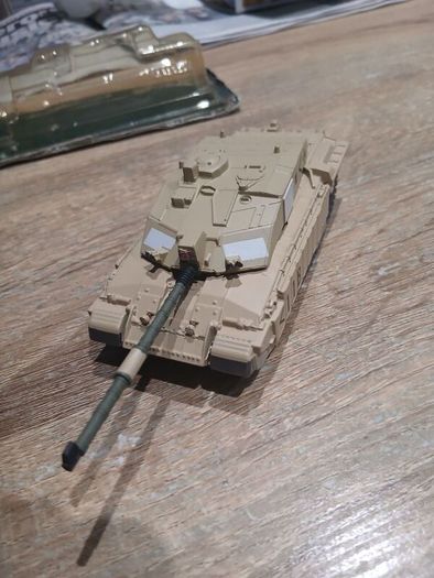 1/72 Diecast Challenger 2 Tank