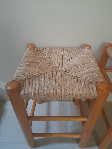 Wooden stool/Wicker seat