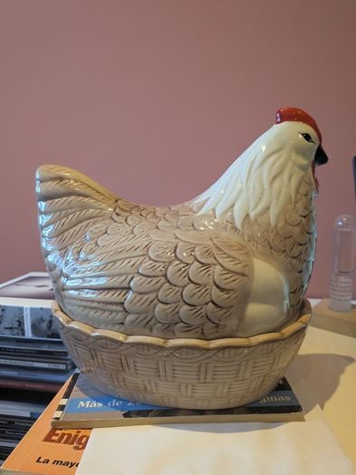 Rise & Shine Hen Nest Egg Container
