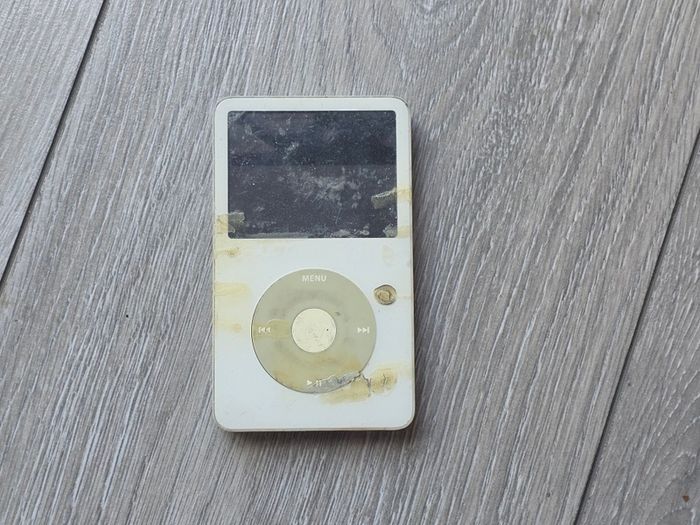 iPod 5th Gen Classic 30gb (Free Post)