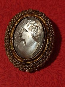 Vintage Goldtone Cameo Brooch