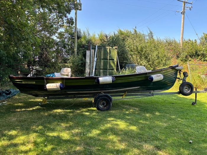 lake boat 19 foot