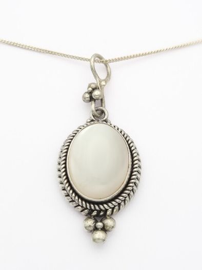 Vintage 925 Sterling Silver Italian Mother of Pearl Necklace