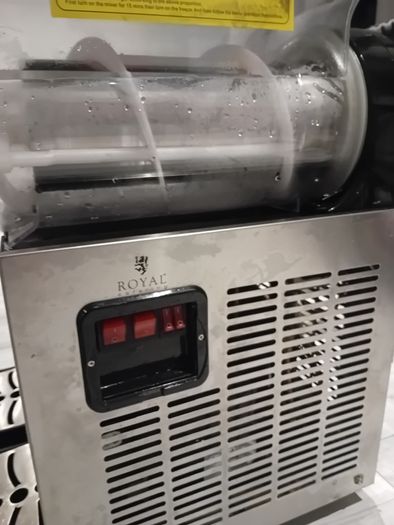 Slush machine