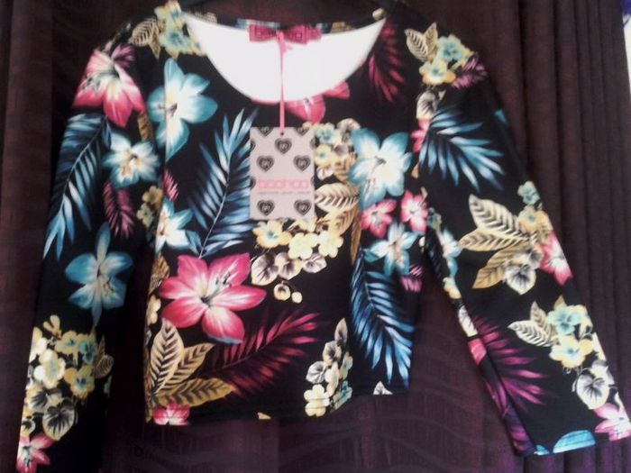 Boohoo Bodycon Hettie Vibrant Multi Colour Floral Print 2 Piece Skirt and Crop Top Set