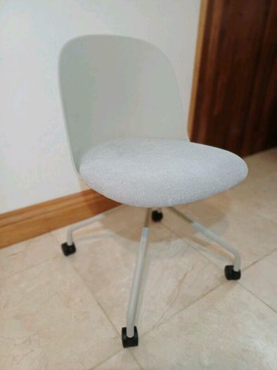 Mariolina Design Eggs Chair