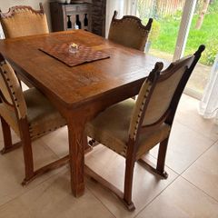 Jacobean / Tudor Style Solid Oak Extendable Dining Table + 4 Chairs