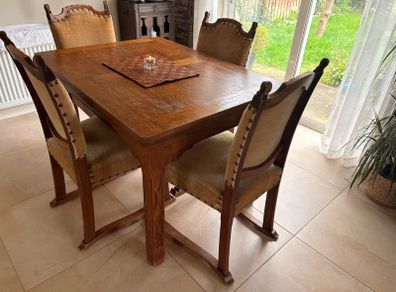 Jacobean / Tudor Style Solid Oak Extendable Dining Table + 4 Chairs