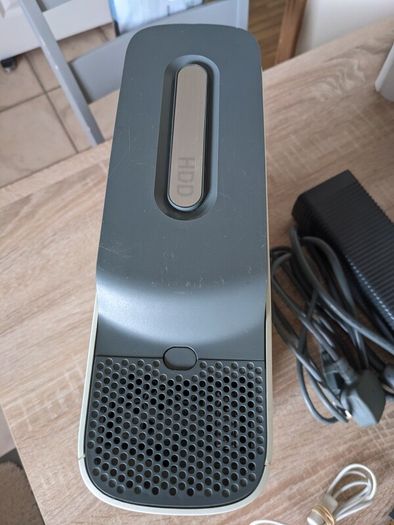 Xbox 360 console with controller