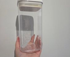 Food container