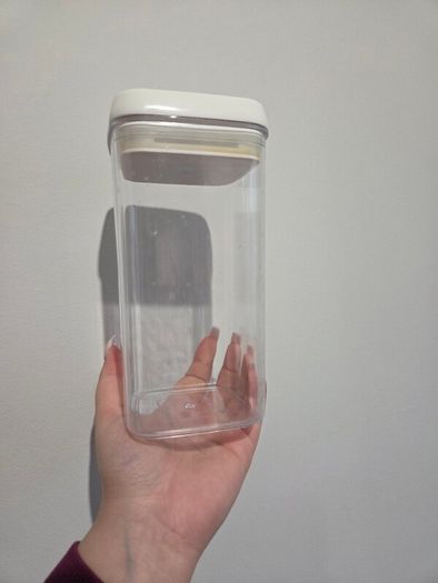 Food container