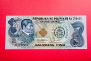 Philippines  2  Peso. 1981  Pick159c . Papal VISIT  Of John Paul 11 Commemorative Issue ( Uncirculated )