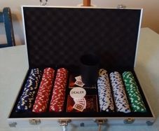 Poker set in aluminium case