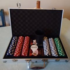 Poker set in aluminium case