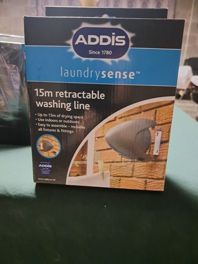 Retractable clothes line - Brand New