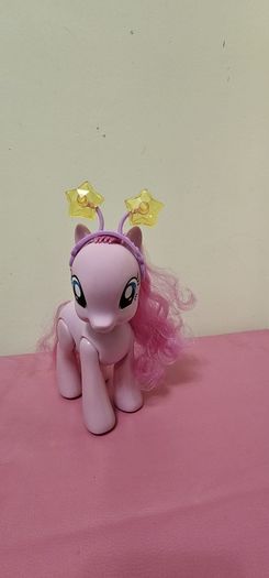 My Little Pony WALKING and TALKING PINKIE PIE Brushable G4 MLP 8 inch Talking Polish