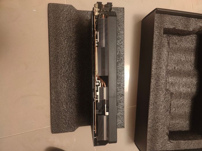 Gigabyte Gaming OC 16GB AMD Radeon RX 7800XT GPU
