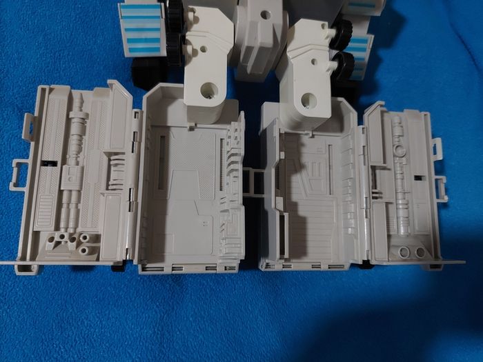 Transformer G1  Metroplex