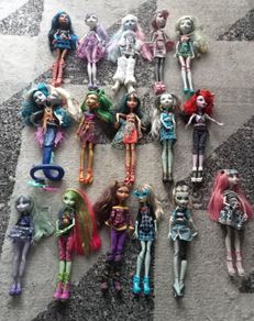 Monster High Dolls 2008 2011...