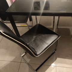 Kitchen table & 6 chairs