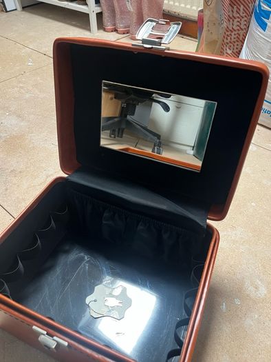 makeup box