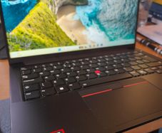 ThinkPad E14 Gen 7, Ryzen 5  220w, 16gb DDR5, 512gb Storage, battery over 8 hours,