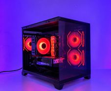 GamingPC | Rtx 5070Ti / Ryzen 7 7800x3d / 32gb Ddr5 / 1tb Nvme Ssd / 36 Month Warranty