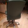 Green leather office chair Image 6