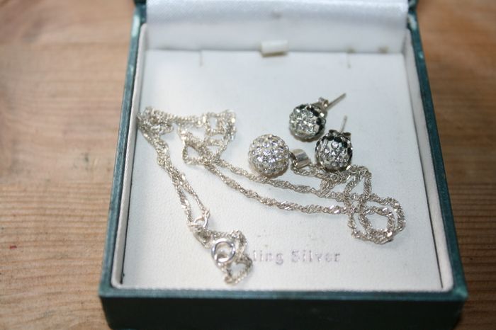 Silver 925 Earrings and a Necklace with a Pendant length 19" - 4,3g
