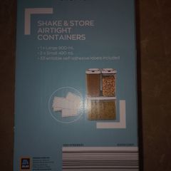 Shake and store airtight containers Set