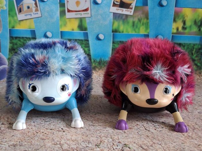 2x Zoomer Hedgiez Hedgehogs