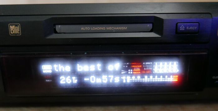 Sony MDS-JE530 Minidisc Player & Recorder, and 5 Discs - Works Well.