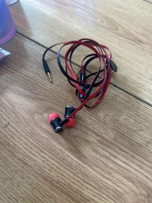 earphones