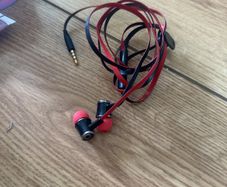 earphones