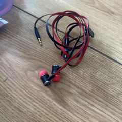 earphones