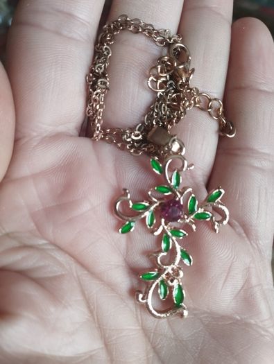 Vintage beautiful pendant on a chain.