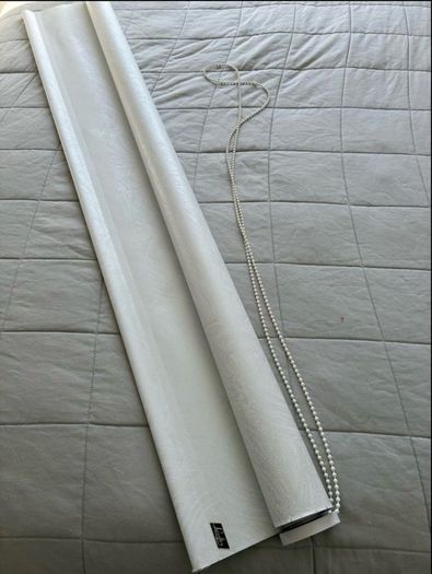 Blackout roller blind
