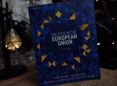 Politics in the European Union ! 5th Edition ! RRP 50-60 euro ! 2020 ! by Oxford University Press !