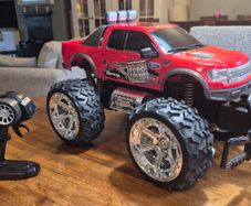 Remote Control Ford Raptor Truck::Rechargable Battery Excellent Condition