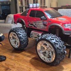 Remote Control Ford Raptor Truck::Rechargable Battery Excellent Condition